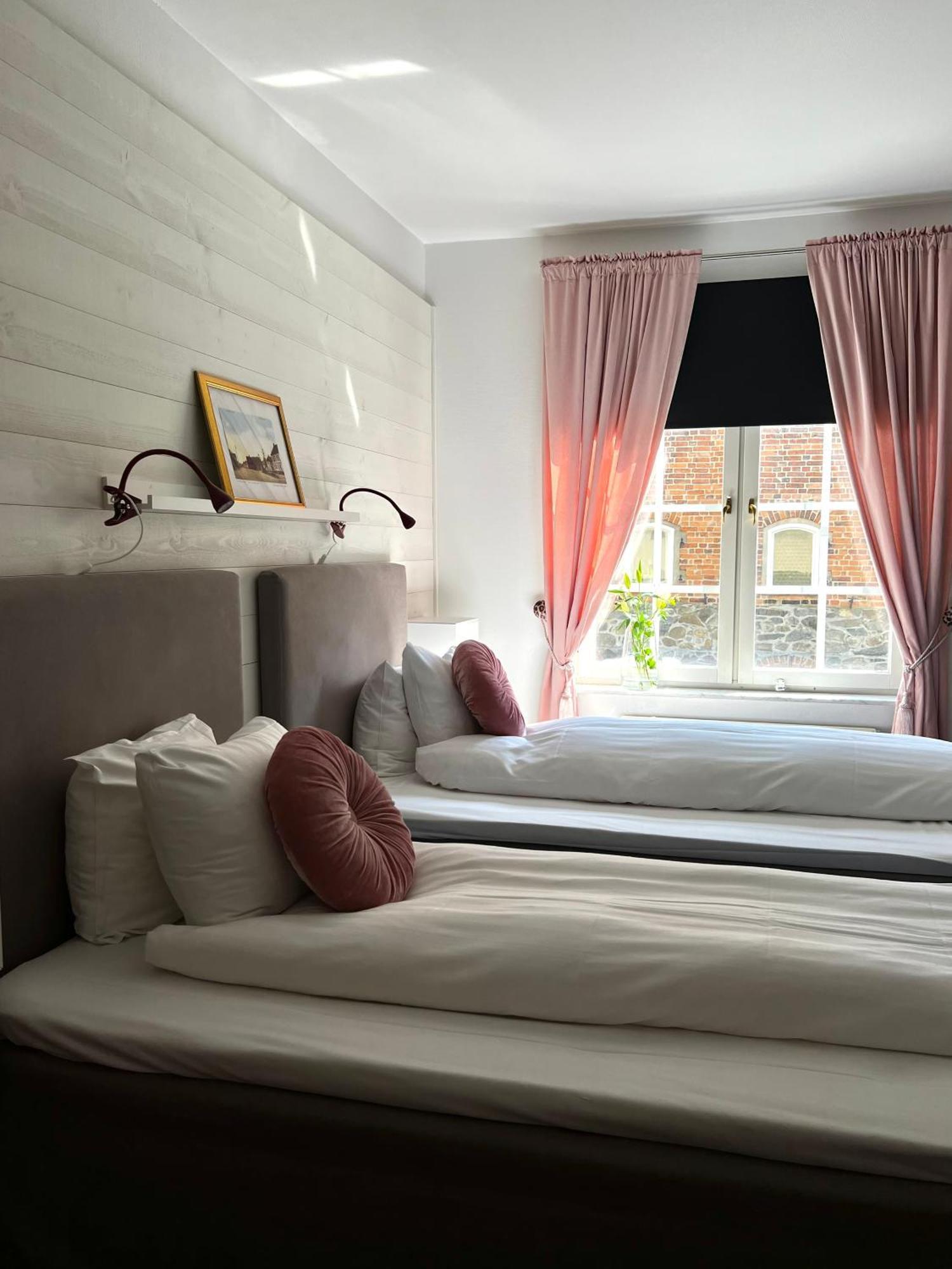Hotell Dannegarden เทรลเลบอร์ก ภายนอก รูปภาพ